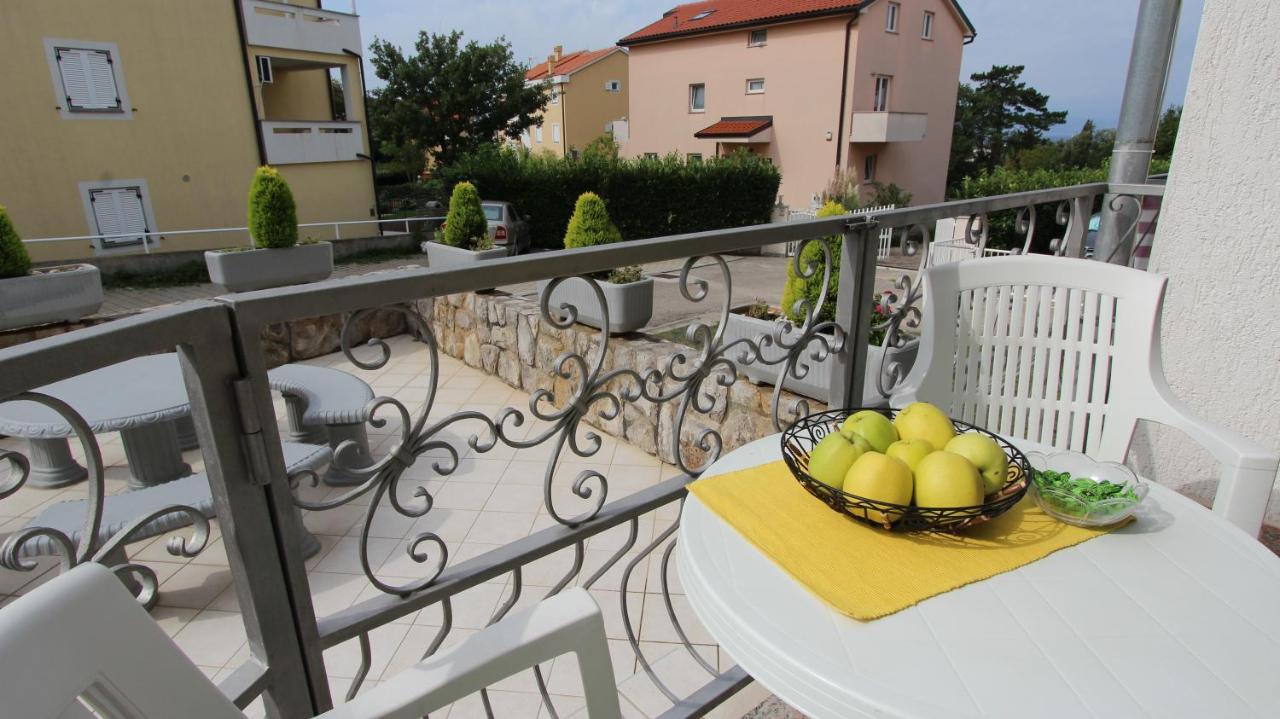 Apartmani Totic Malinska Exterior foto