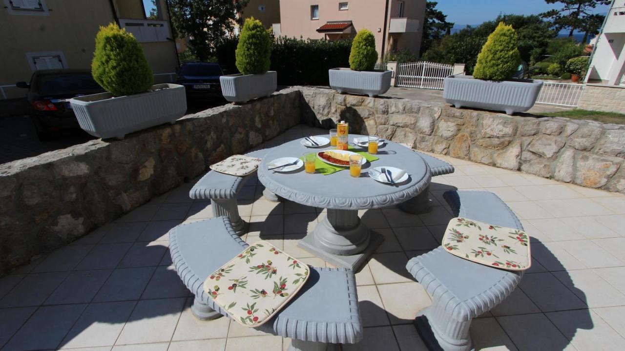 Apartmani Totic Malinska Exterior foto